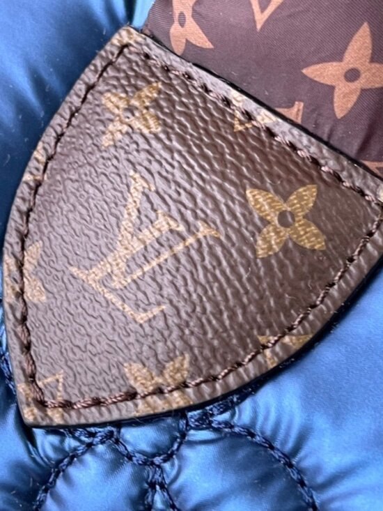 Louis Vuitton Bandoulière 25 Blue Metallic Quilted - Picture 2 of 7